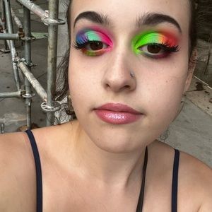 Meet your Posher, Layla